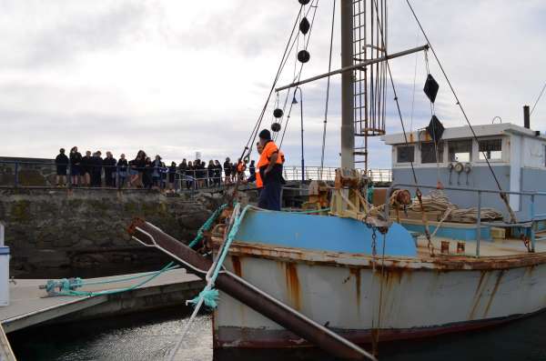 Original dredge and school students